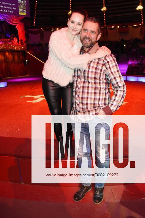 Dagmar Habermeier und Manfred May bei der Premiere vom 3. Winterprogramm 2018 des Circus Krone im Kronebau. München
