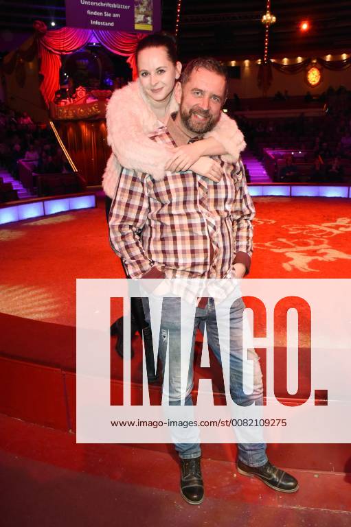 Dagmar Habermeier und Manfred May bei der Premiere vom 3. Winterprogramm 2018 des Circus Krone im Kronebau. München