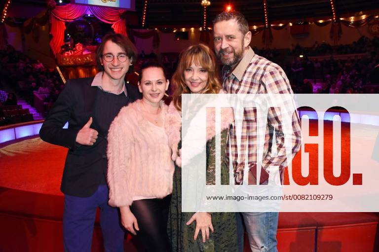 Benjamin Corba, Dagmar Habermeier, Cornelia Corba und Manfred May bei der Premiere vom 3. Winterprogramm 2018 des Circus Krone im Kronebau. München