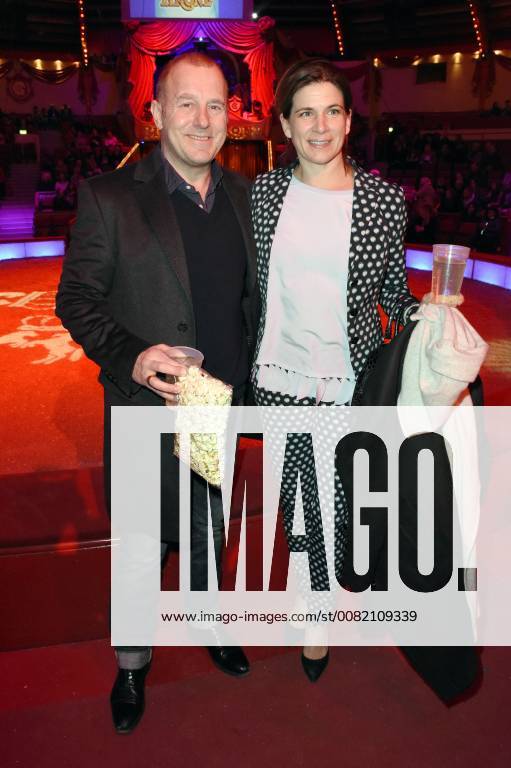 Heino Ferch mit Ehefrau Marie-Jeanette Ferch bei der Premiere vom 3. Winterprogramm 2018 des Circus Krone im Kronebau. München