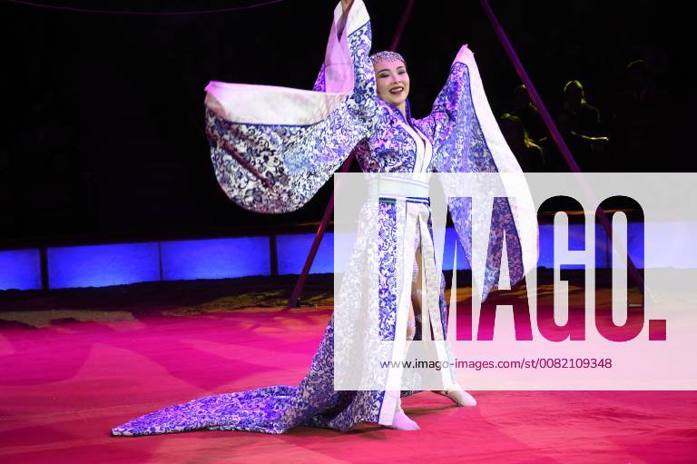 Huang Yang bei der Premiere vom 3. Winterprogramm 2018 des Circus Krone im Kronebau. München