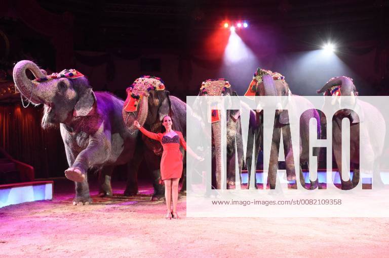 Jana Mandana Lacey-Krone bei der Premiere vom 3. Winterprogramm 2018 des Circus Krone im Kronebau. München