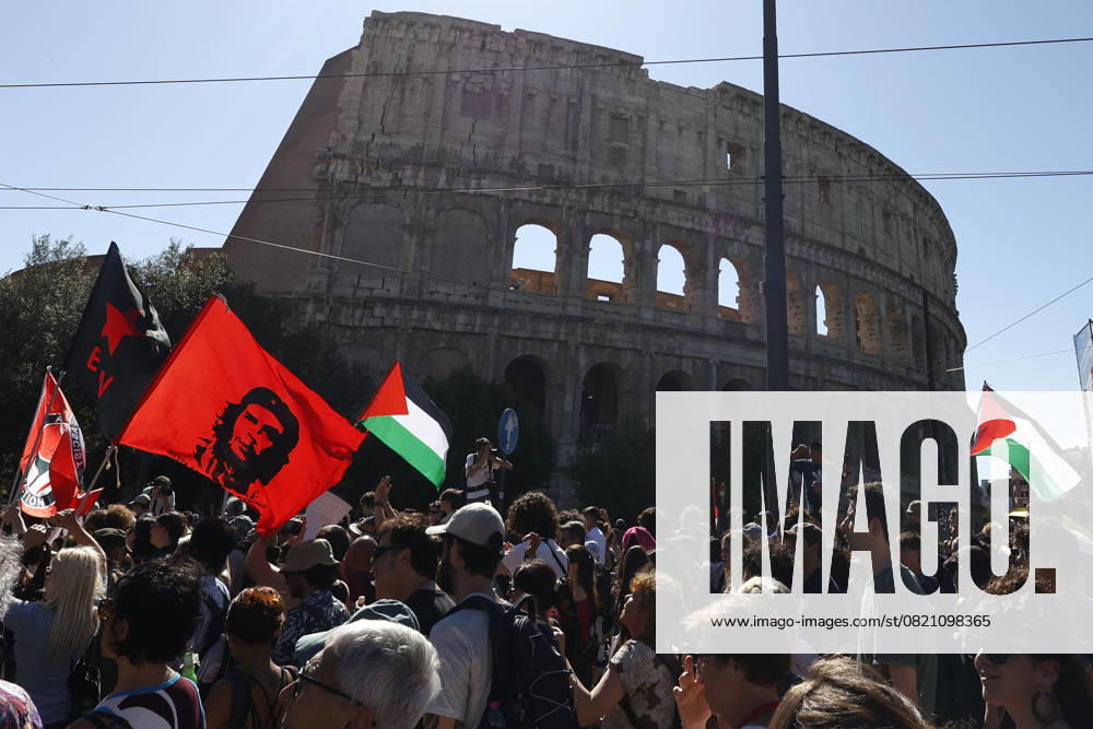 Demonstration against the Italian government s security decree in Rome ROME, ITALY - MAY 31: Palestinian flags are seen at the Colosseum during a demonstration against the Italian government s security decree in Rome, Italy, on May 31, 2025. Riccardo De Luca Anadolu Rome Italy. Editorial use only. Please get in touch for any other usage.