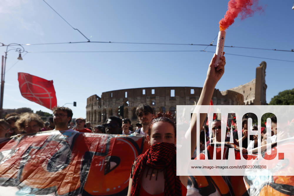 Demonstration against the Italian government s security decree in Rome ROME, ITALY - MAY 31: Protesters attend a demonstration against the Italian government’s security decree in Rome, Italy, on May 31, 2025. Riccardo De Luca Anadolu Rome Italy. Editorial use only. Please get in touch for any other usage.