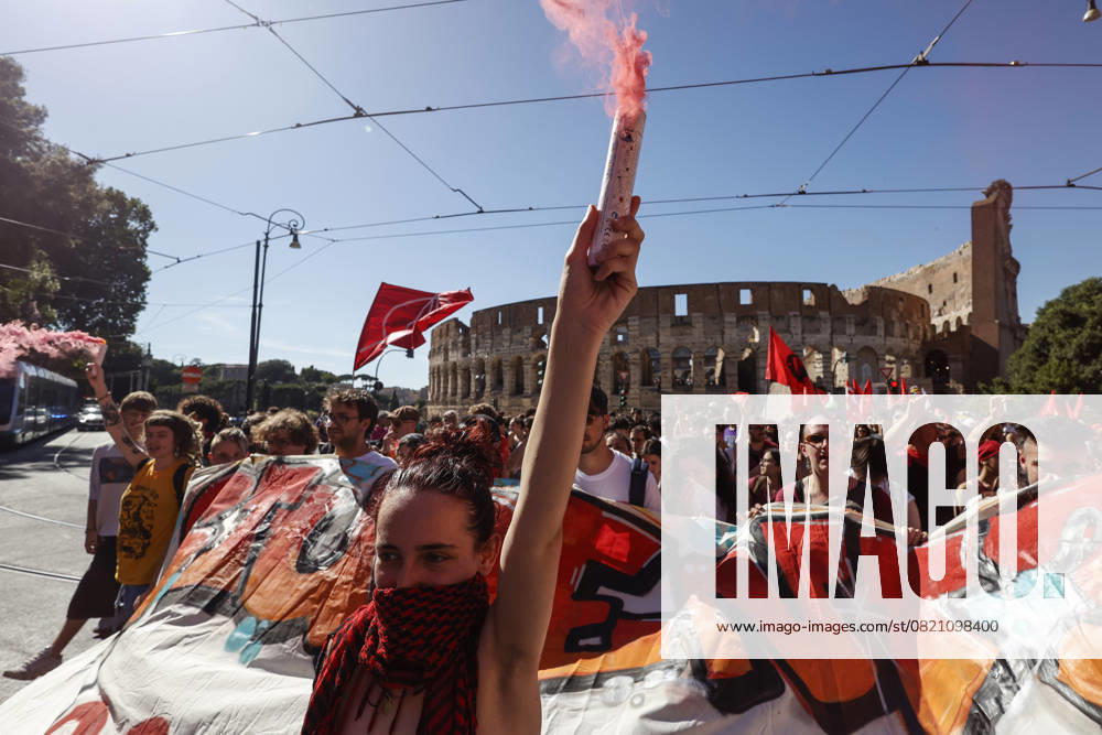 Demonstration against the Italian government s security decree in Rome ROME, ITALY - MAY 31: Protesters attend a demonstration against the Italian government’s security decree in Rome, Italy, on May 31, 2025. Riccardo De Luca Anadolu Rome Italy. Editorial use only. Please get in touch for any other usage.