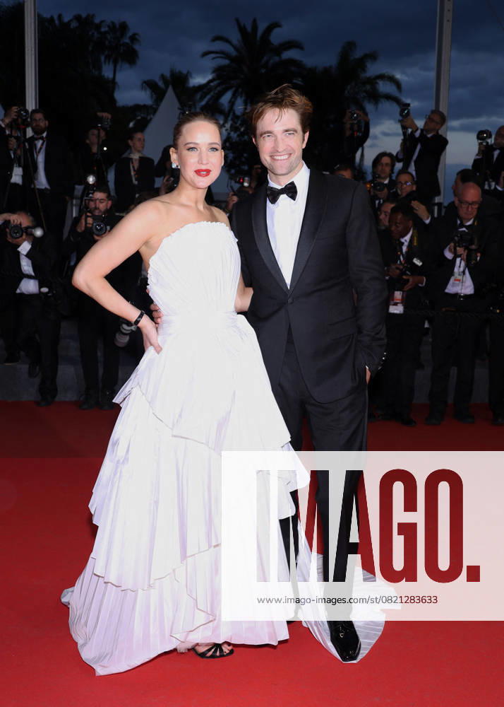 78ème Festival International du Film de Cannes Jennifer Lawrence, Robert Pattinson Montée des marches du film Die my love lors du 78ème Festival International du Film de Cannes, au Palais des Festivals à Cannes Le 17mai 2025 Photo Bestimage Red carpet for the movie Die my love during the 78th Cannes International Film Festival at the Palais des Festivals in Cannes, France On may 17th 2025 Cannes France
