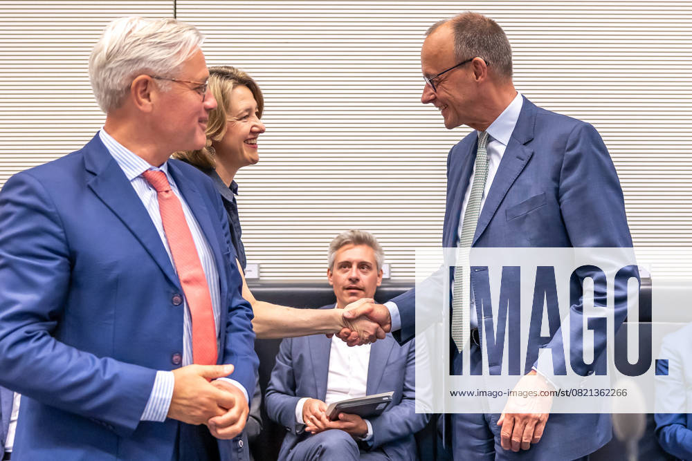 Fraktionssitzung CDU CSU Friedrich Merz (CDU), Fraktionsvorsitzender, bei einer Fraktionssitzung am 3.06.2025 in Berlin. Berlin Berlin Deutschland Bundestag