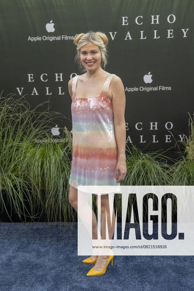 Echo Valley New York Premiere in New York, USA - 04 Jun 2025 Comfort Clinton attends the Echo Valley New York Premiere at AMC Lincoln Square 13. New York United States
