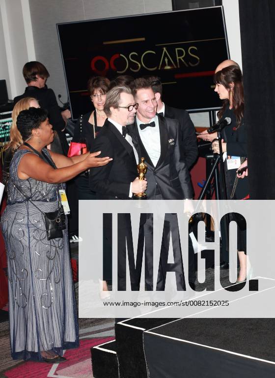 Hollywood, CA, U.S. - 04 March 2018 - Hollywood, California - Gary Oldman, Sam Rockwell. 90th Annual Academy Awards presented by the Academy of Motion Picture Arts and Sciences held at Hollywood & Highland Center. Photo Credit: AdMedia Hollywood U.S. - ZUMAa123 20180304_zaa_a123_1287