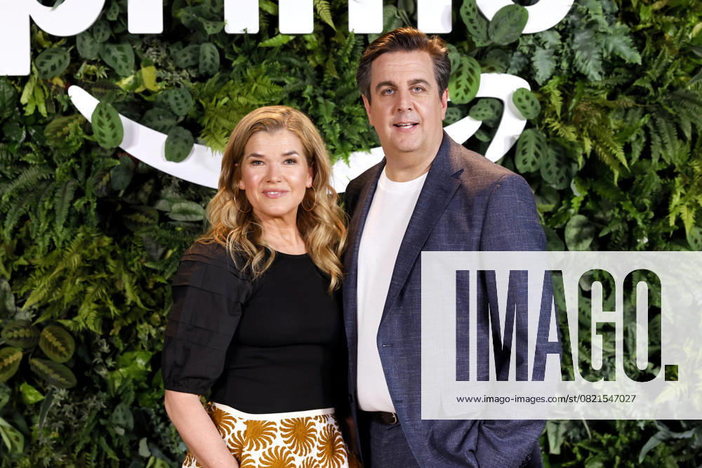 Schauspielerin Anke Engelke und Schauspieler Bastian Pastewka beim Fototermin zur Programmpräsentation Amazon Prime Video presents Deutschland 2025 in den Balloni-Hallen. Köln, 04.06.2025 NRW Deutschland