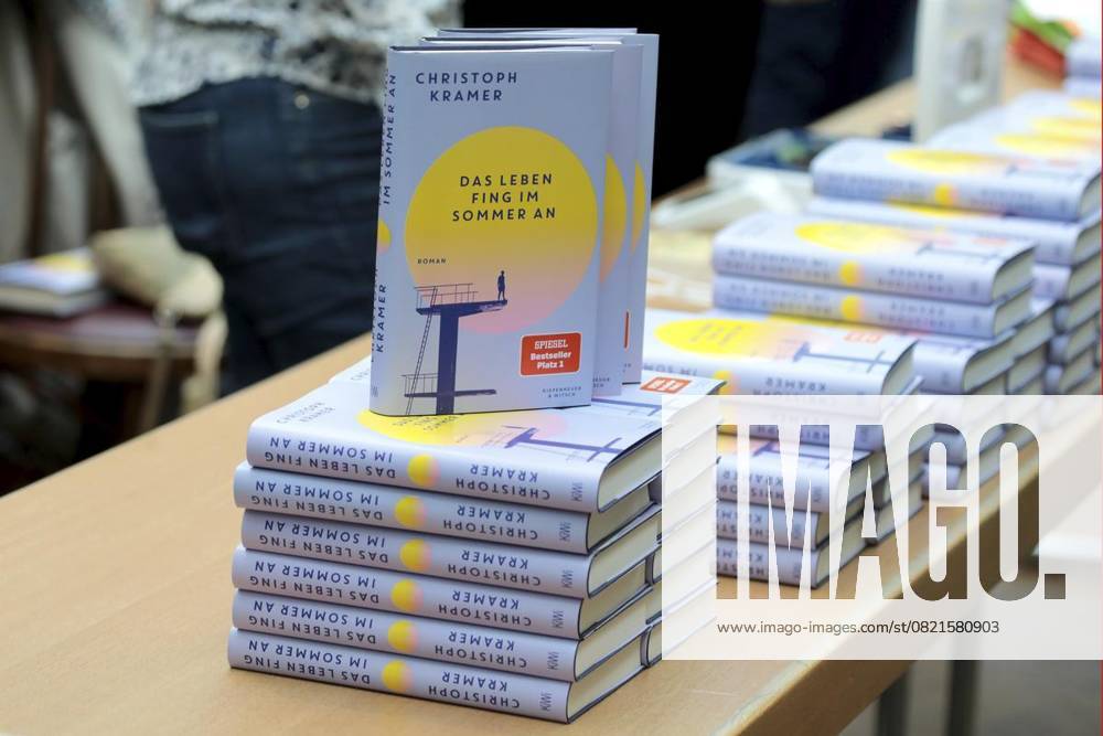 Buchvorstellung Christoph Kramer am Donnerstag den 05. Juni 2025 in der Mathias-Jakobs-Stadthalle in Gladbeck Foto : Frank Oppitz FUNKE Foto Services Kultur, Kunst, Unterhaltung Deutschland NRW Gladbeck
