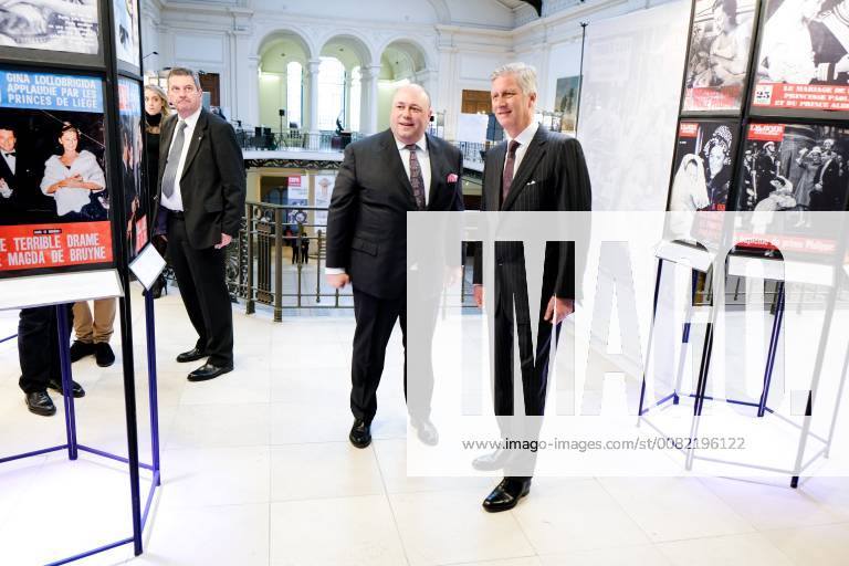 King Philippe - Filip of Belgium pictured during a royal visit to the La Famille royale fait la Une exposition organized by the Soirmag magazine, Wednesday 07 March 2018 in Brussels. The weekly publication is celebrating their 90th anniversary with an exhibition of 300 magazine covers featuring the Royal Family F. Andrieu Agencepeps Reporters Roi Philippe durand la visite de l exposition La Famille royale fait la Une organisÃ F.ANDRIEU