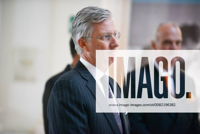 King Philippe - Filip of Belgium pictured during a royal visit to the La Famille royale fait la Une exposition organized by the Soirmag magazine, Wednesday 07 March 2018 in Brussels. The weekly publication is celebrating their 90th anniversary with an exhibition of 300 magazine covers featuring the Royal Family F. Andrieu Agencepeps Reporters Roi Philippe durand la visite de l exposition La Famille royale fait la Une organisÃ