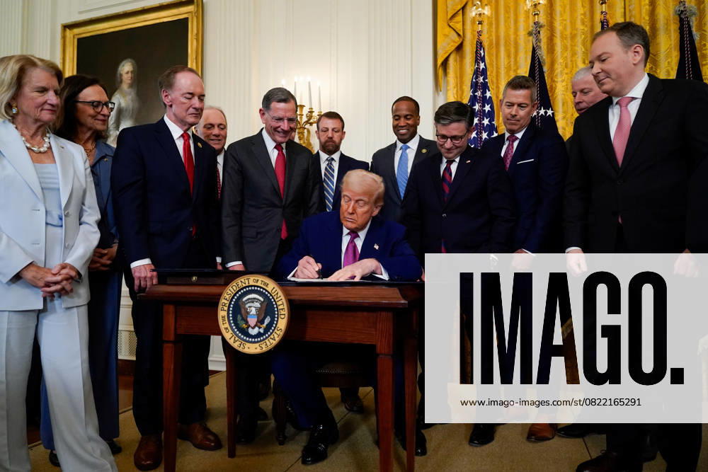 President Donald Trump signs a bill during a ceremony in the East Room of the White House in Washington, DC, on Thursday, June 12, 2025. Trump signed three congressional resolutions on Thursday that would bar California s plan to end the sale of gasoline-only vehicles by 2035, Reuters reports, citing a White House official it did not identify. WAX20250612606 ALEXANDERxDRAGO