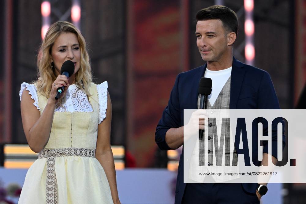 Bad Kleinkirchheim St. Oswald am Hoferriegel in Österreich (AUT) - Wenn die Musi spielt Open Air 2025 - Stefanie Hertel und Marco Ventre,