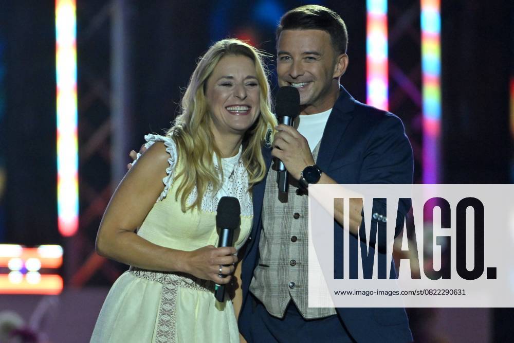 Bad Kleinkirchheim St. Oswald am Hoferriegel in Österreich (AUT) - Wenn die Musi spielt Open Air 2025 - Stefanie Hertel und Marco Ventre,
