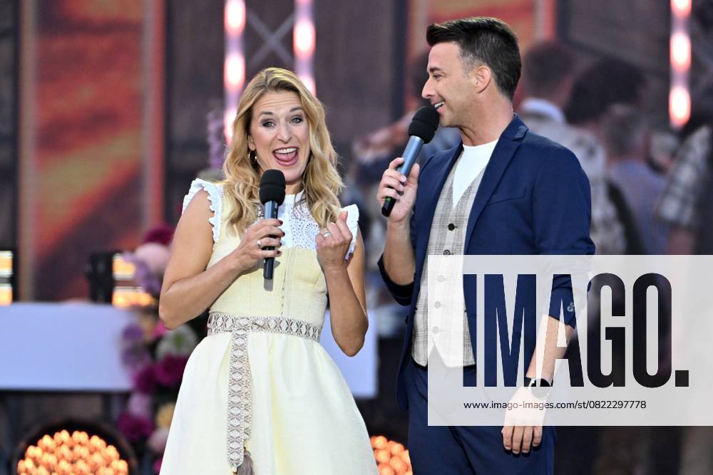 Bad Kleinkirchheim St. Oswald am Hoferriegel in Österreich (AUT) - Wenn die Musi spielt Open Air 2025 - Stefanie Hertel und Marco Ventre,