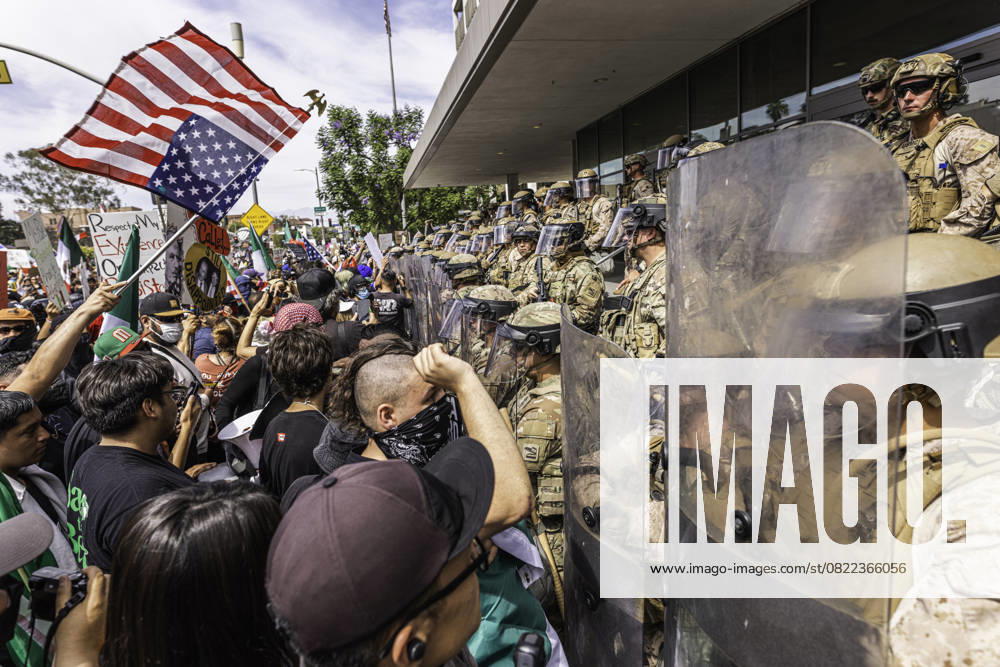 Peaceful Anti-Ice Protesters Face Off Against Law Enforcement Following No Kings Protest Anti-ICE protesters demonstrate in front of the Federal Building following the No Kings protest in downtown Los Angeles, United States, on June 14, 2025. Los Angeles United States