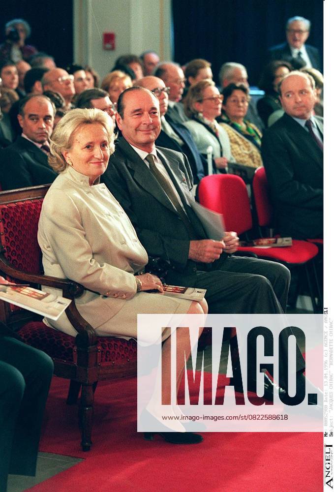 JACQUES CHIRAC BERNADETTE CHIRAC ECOLE LA MAISON D EDUCATION DE LA LEGION D HONNEUR SAINT-DENIS PLEIN PIED 1ERE DAME PRESIDENT REPUBLIQUE