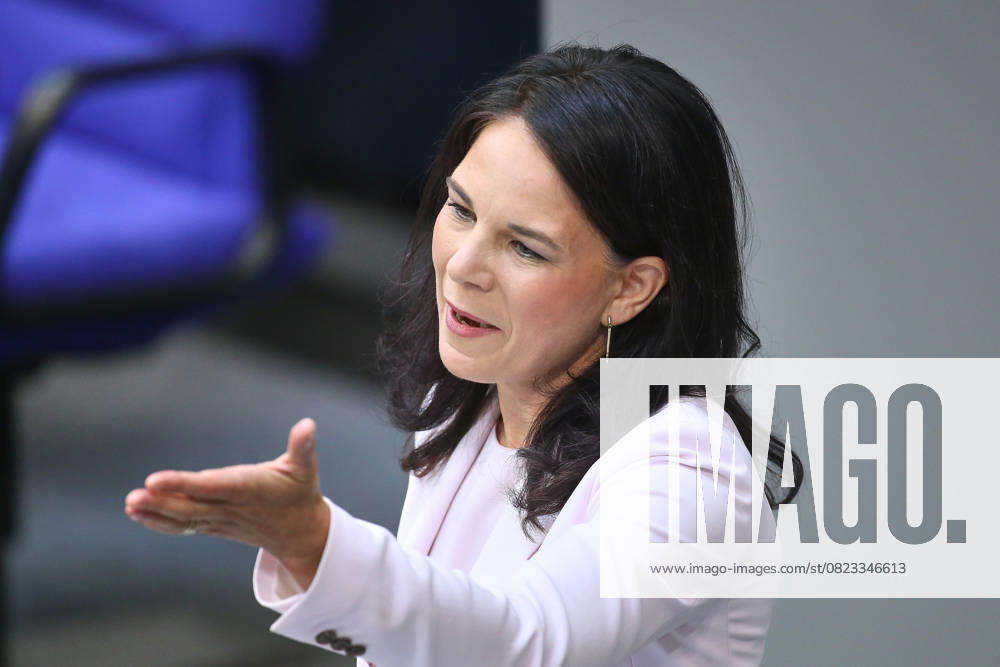 Berlin, Deutschland, 27.06.2025: Deutscher Bundestag: 15. Bundestagssitzung: Annalena Baerbock, Grüne, hält eine Rede
