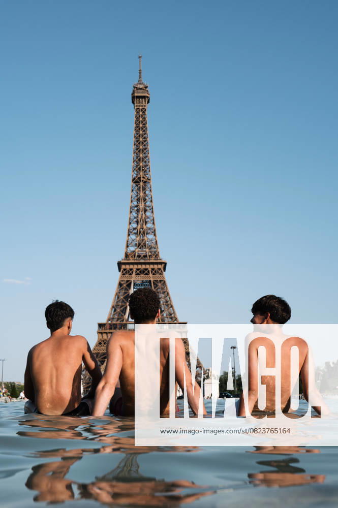 Red Alert Heatwave In Paris Parisians and tourists cool off at the Trocadero fountain in Paris, France, on July 1, 2025, as temperatures in France are expected to hit a peak today, according to the Meteo France weather agency, with some areas expected to soar beyond 40 degrees Celsius (104 degrees Fahrenheit). Paris braces for blistering temperatures, with the French capital on red alert as an early summer heatwave spreads into parts of northern Europe less accustomed to such extremes. Scientists say human-induced climate change makes such heatwave events more intense, frequent, and widespread. Paris France