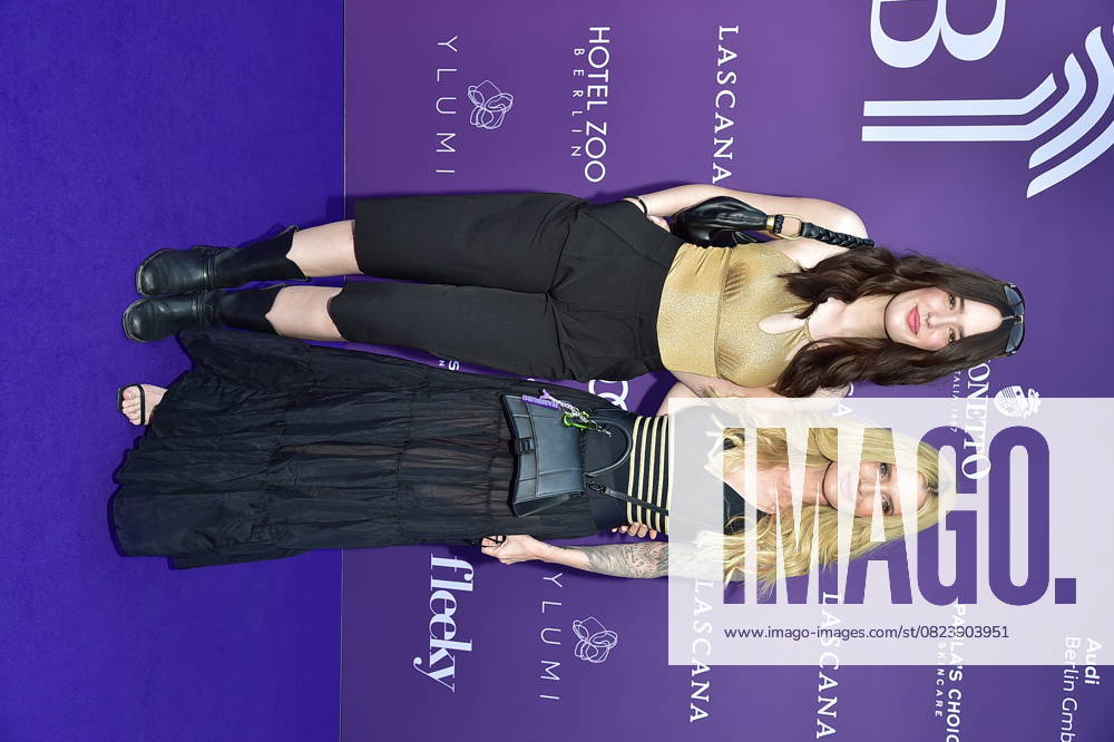 DeutschlandPremiere JURASSIC World MIrja du Mont mit Tochter Tara Neven du Mont ã LASCANA Summer Club Ò verwandelte die bekannte Hamburger Lingerie- und Beachwear-Brand die urbane Location ãMaayaÒ in Berlin-Friedrichshain in eine tropische Oase mit Pool in Berlin, am 02.07.2025