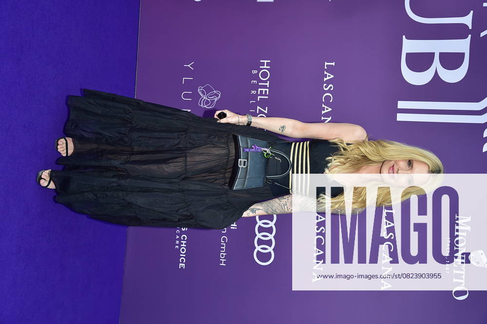 DeutschlandPremiere JURASSIC World Mirja du mont ã LASCANA Summer Club Ò verwandelte die bekannte Hamburger Lingerie- und Beachwear-Brand die urbane Location ãMaayaÒ in Berlin-Friedrichshain in eine tropische Oase mit Pool in Berlin, am 02.07.2025