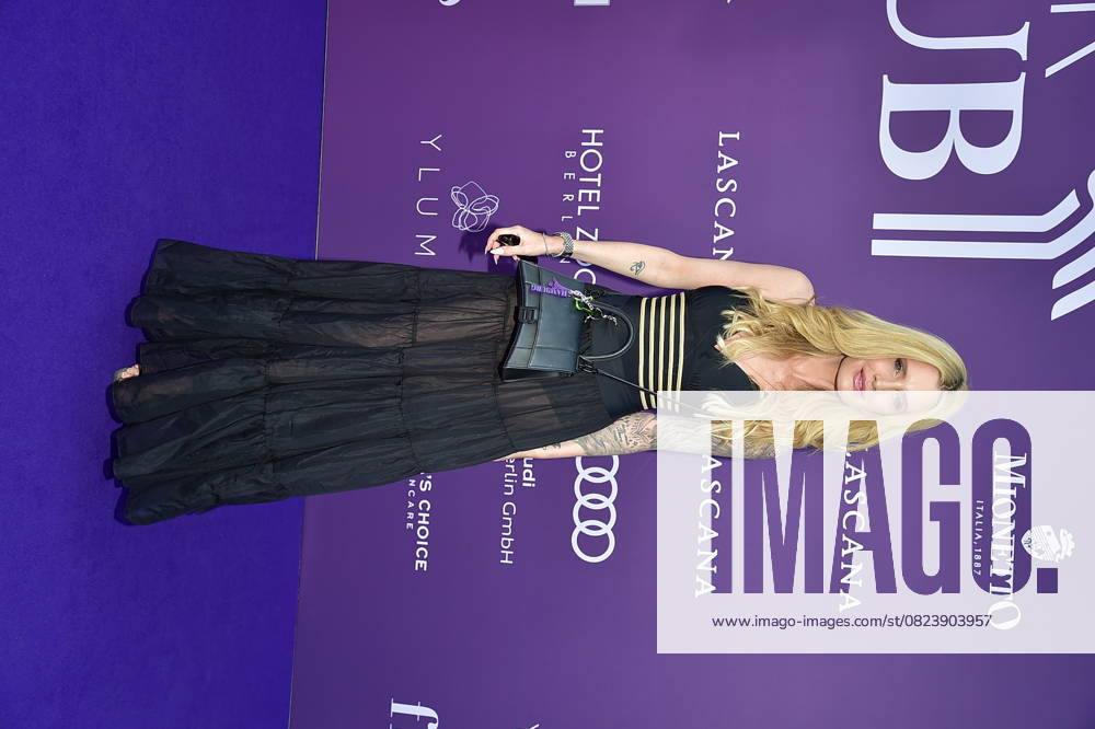 DeutschlandPremiere JURASSIC World Mirja du mont ã LASCANA Summer Club Ò verwandelte die bekannte Hamburger Lingerie- und Beachwear-Brand die urbane Location ãMaayaÒ in Berlin-Friedrichshain in eine tropische Oase mit Pool in Berlin, am 02.07.2025