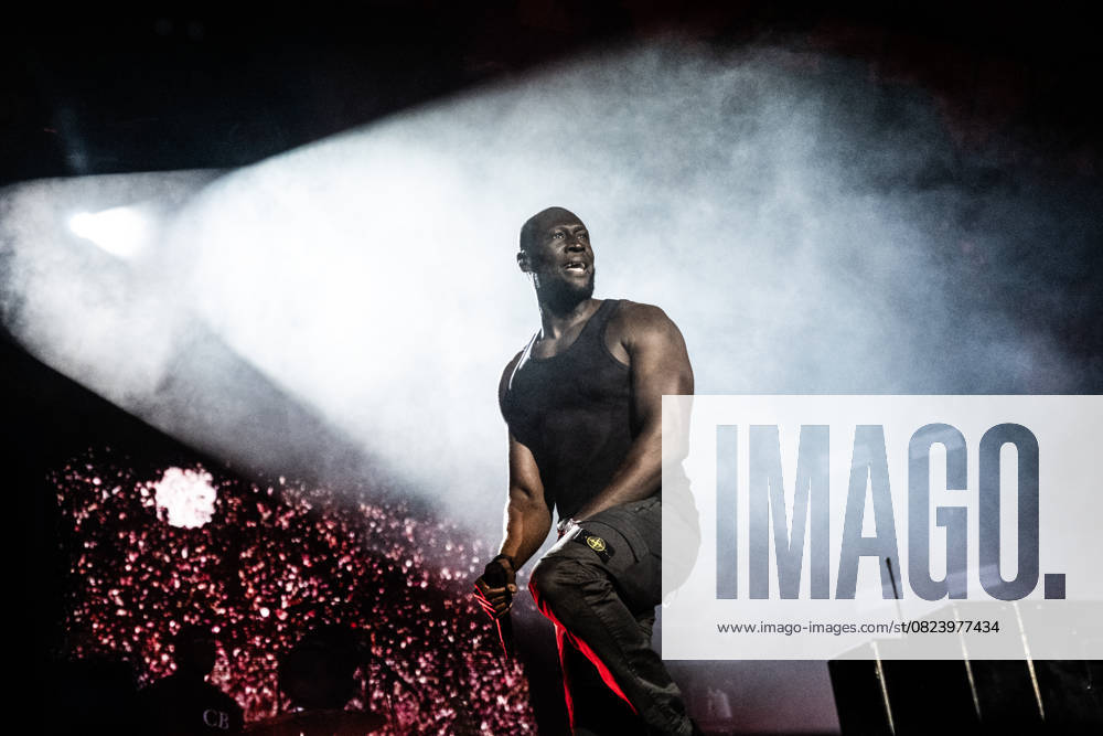 Bilder des Jahres 2025, Entertainment 07 Juli Entertainment Themen der Woche KW27 DENMARK. Roskilde Festival 2025 British rapper Stormzy performs on the Orange Scene at Roskilde Festival on Thursday, July 3, 2025. , Roskilde Denmark