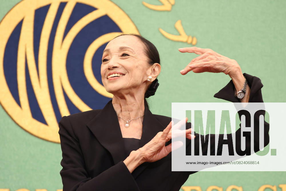 Bilder des Jahres 2025, Entertainment 07 Juli Entertainment Themen der Woche KW27 July 4, 2025, Tokyo, Japan - Japan s pioneer prima ballerina Yoko Morishita poses for photo at the Japan national Press Club in Tokyo on Friday, July 4, 2025. 76-year-old Morishita whose family members suffered Atomic bomibing in Hiroshima continues to perform to pray for peace and nuclear abolition. (photo by Yoshio Tsunoda AFLO) aflo_296798691