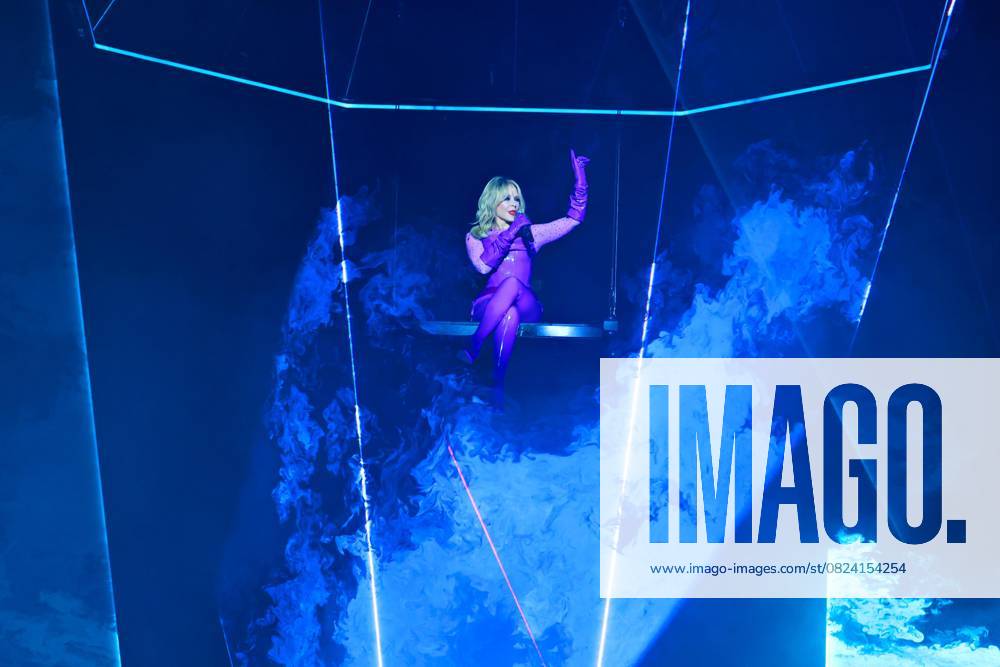 Bilder des Jahres 2025, Entertainment 07 Juli Entertainment Themen der Woche KW27 04.07.2025, Kylie Minogue, Sängerin, im Konzert live in der Uber Arena, Berlin, Berlin Deutschland, Germany