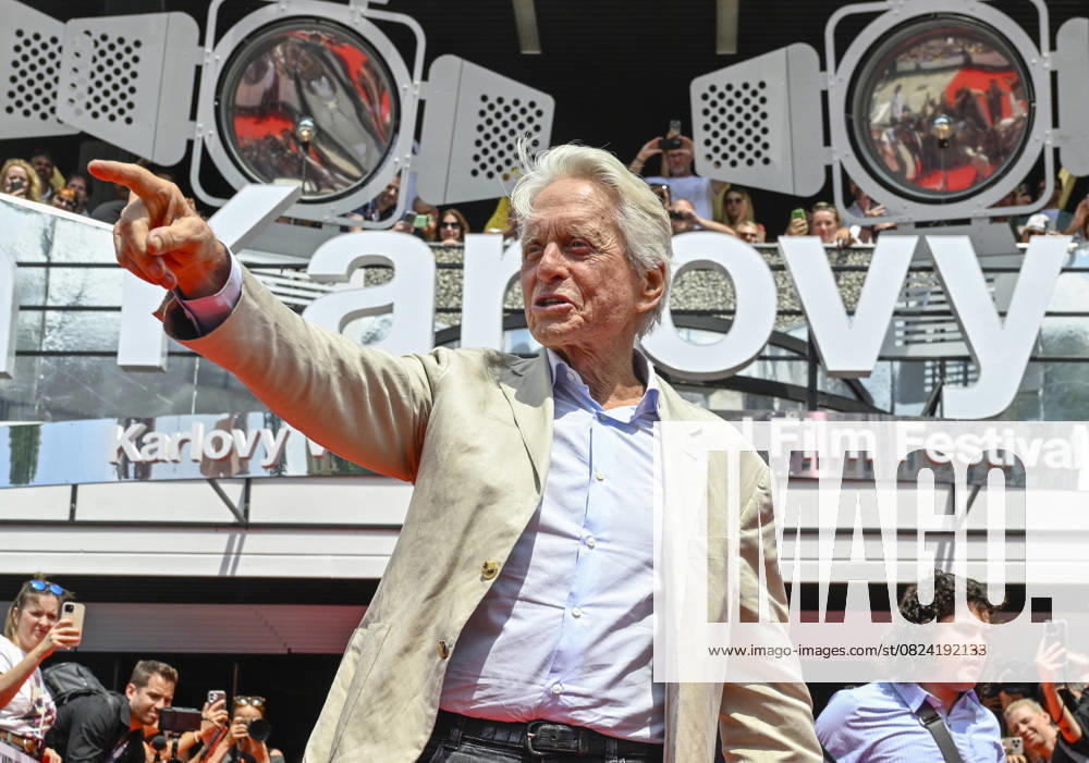 Bilder des Jahres 2025, Entertainment 07 Juli American actor Michael Douglas presents restored version of Milos Forman s One Flew Over the Cuckoo s Nest in Grand Hall of Thermal Hotel during the Karlovy Vary International Film Festival in Karlovy Vary, Czech Republic, July 5, 2025. (CTKxPhoto KaterinaxSulova) CTKPhotoP2025070502812 CTKPhotoP2025070502812