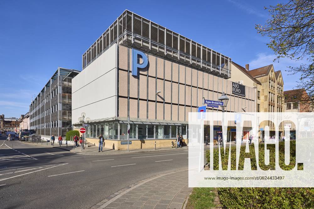 Verkehrsbereiche, Parkhaus Sterntor, Straße, allgemeine Bebauung, Bürgersteig, Gehwegplatten, Hecke, blauer Himmel, Cirrostratuswolken, Kreuzung Grasersgasse mit Sterntor und Magnus-Hirschfeld-Platz, Nürnberg, Mittelfranken, kreisfreie Stadt, Bayern, Deutschland, Europa Traffic areas, Sterntor multi-storey car park, alleyway, general development, pavement, paving slabs, hedge, blue sky, cirrostratus clouds, intersection Grasersgasse with Sterntor and Magnus-Hirschfeld-Platz, Nuremberg, Middle Franconia, independent city, Bavaria, Germany, Europe