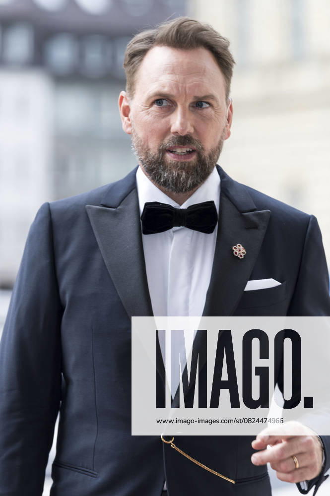 Steven Gätjen bei der Ankunft zum Event Oper für alle 2025 im Rahmen der Münchner Opernfestspiele im Nationaltheater mit der Live-Opernübertragung von Wolfgang Amadeus Mozarts Don Giovanno auf dem Max-Joseph-Platz. München