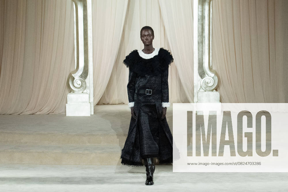 Bilder des Jahres 2025, Entertainment 07 Juli Entertainment Themen der Woche KW28 PFW Chanel Runway AM A model walks the runway during the Chanel Haute Couture Fall Winter 2025 2026 show as part of Paris Fashion Week in Paris, France on July 08, 2025. Photo by Aurore Marechal ABACAPRESS.COM Paris France