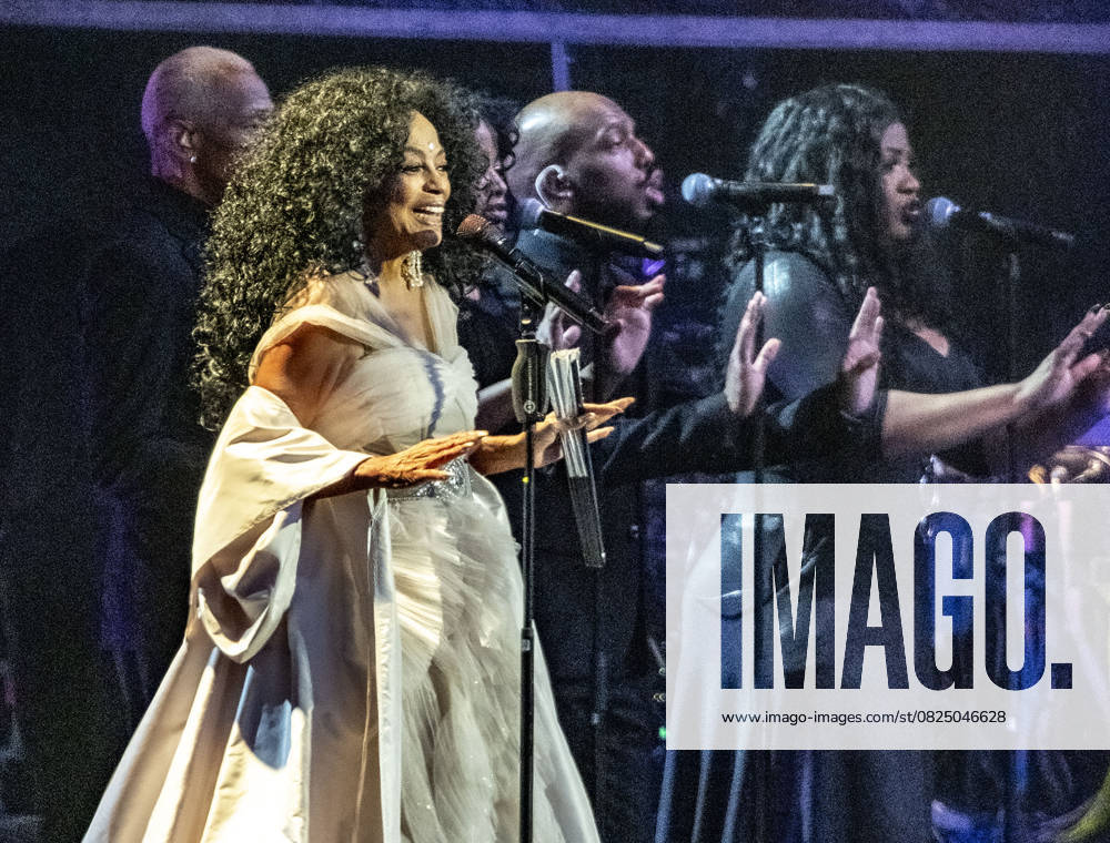 Bilder des Jahres 2025, Entertainment 07 Juli Entertainment Themen der Woche KW28 Diana Ross performs live at the Henley Festival Featuring: Diana Ross Where: Henley-on-Thames, United Kingdom When: 09 Jul 2025 Credit: CelebrityPhotosUK Cover Images . NOT FOR USE BY NEWSPAPERS BASED IN THE UK.