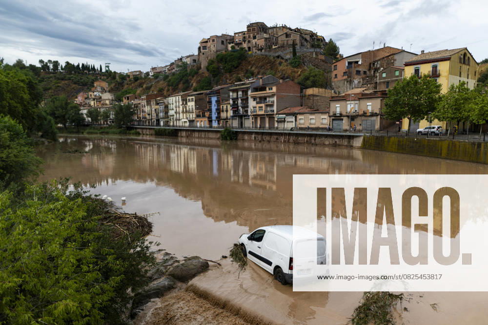 KW28 Súria during the rainfall caused by the storm in the province of Barcelona Súria during the rainfall caused by the storm in the province of Barcelona, on July 12, 2025, in Cubelles, Barcelona Spain The AEMET has extended this morning the red alert to all of Catalonia and has eliminated the one for Aragon after the heavy rains of last July 11 Lorena Sopê Spain