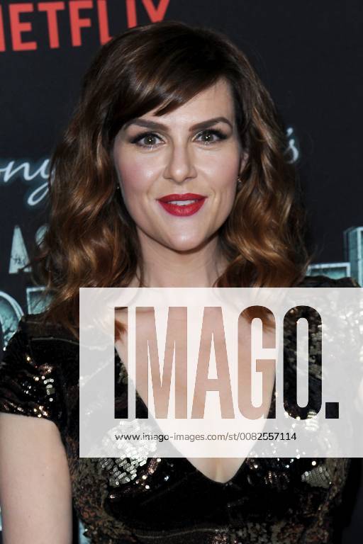 New York, NY, USA - March 29, 2018 New York City..Sara Rue attending Netflix s Lemony Snicket s A Series of Unfortunate Events Season 2 premiere on March 29, 2018 in New York City. New York USA - ZUMAny1_ 20180329_zaf_ny1_011