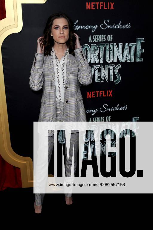 New York, NY, USA - March 29, 2018 New York City..Allison Williams attending Netflix s Lemony Snicket s A Series of Unfortunate Events Season 2 premiere on March 29, 2018 in New York City. New York USA - ZUMAny1_ 20180329_zaf_ny1_050
