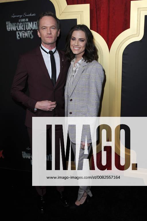 New York, NY, USA - March 29, 2018 New York City..Neil Patrick Harris and Allison Williams attending Netflix s Lemony Snicket s A Series of Unfortunate Events Season 2 premiere on March 29, 2018 in New York City. New York USA - ZUMAny1_ 20180329_zaf_ny1_061