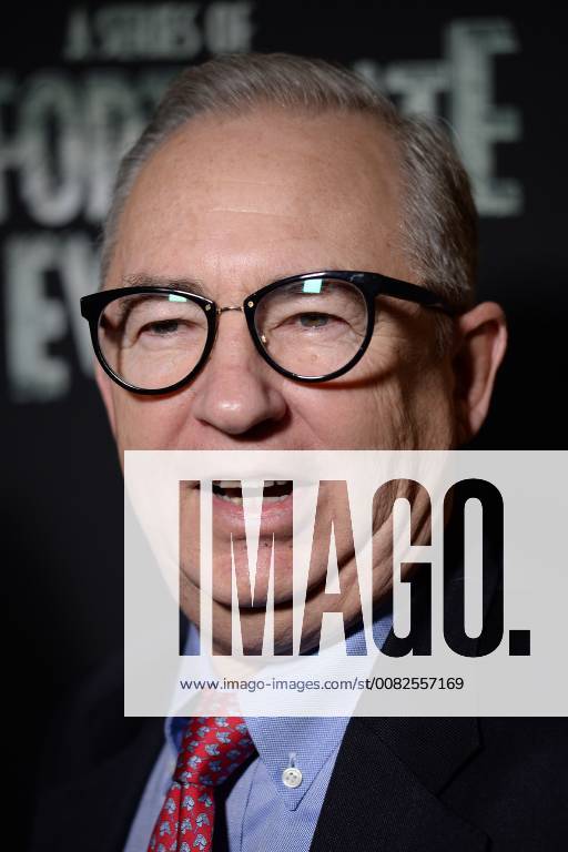 New York, NY, USA - March 29, 2018 New York City..Barry Sonnenfeld attending Netflix s Lemony Snicket s A Series of Unfortunate Events Season 2 premiere on March 29, 2018 in New York City. New York USA - ZUMAny1_ 20180329_zaf_ny1_066