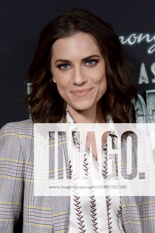 New York, NY, USA - March 29, 2018 New York City..Allison Williams attending Netflix s Lemony Snicket s A Series of Unfortunate Events Season 2 premiere on March 29, 2018 in New York City. New York USA - ZUMAny1_ 20180329_zaf_ny1_077