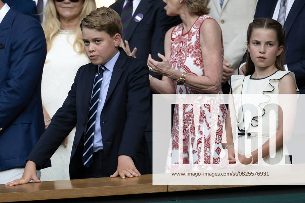 Bilder des Jahres 2025, Entertainment 07 Juli Entertainment Themen der Woche KW28 Prince William, Princess Kate, Prince George and Princess Charlotte watch the Wimbledon Mens Final The Prince and Princess of Wales, Prince George and Princess Charlotte watch the Wimbledon Mens Final between Jannik Sinner and Carlos Alcaraz, at The All England Lawn Tennis and Croquet Club, Wimbledon, London, UK, on the 13th July 2025. Wimbledon The All England Lawn Tennis and Croquet Club London United Kingdom WHA-0797