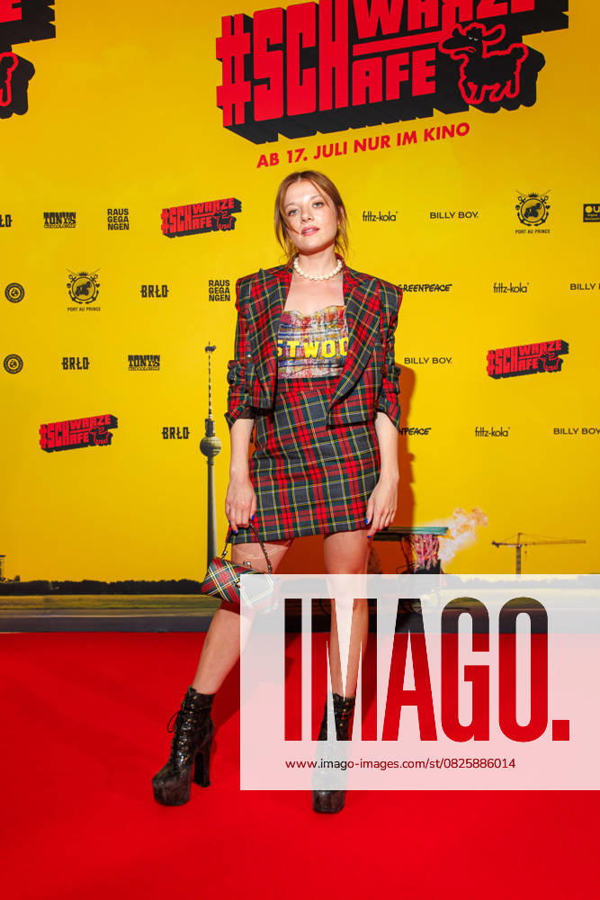 Premiere - SchwarzeSchafe Jella Haase bei der Premiere zu SchwarzeSchafe im Kino in der Kulturbrauerei am 15.07.2025 in Berlin.