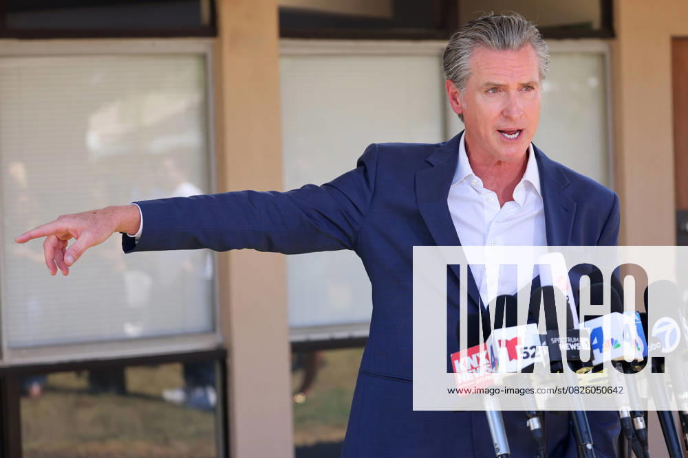Bilder des Jahres 2025, News 07 Juli July 16, 2025, Downey, California, USA: California Governor Gavin Newsom holds a media availability to speak on the federal government s demobilization of 2,000 National Guard members, as well as the effect of illegal immigration raids on immigrant communities across California on in Downey, California on Wednesday, July 16, 2025. Downey USA - ZUMAa01_ 20250716_zaf_a01_005