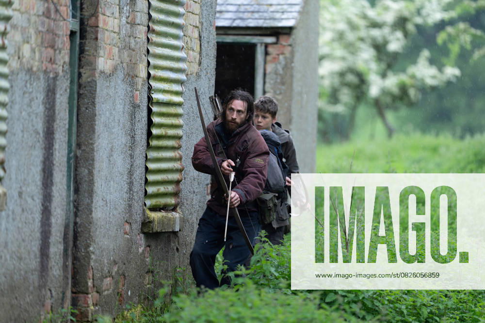 Aaron Taylor-Johnson and Alfie Williams UK. Aaron Taylor-Johnson and Alfie Williams in (C)Sony Pictures Releasing film: 28 Years Later (2025). Plot: Set 28 years after the initial Rage virus turned most people into aggressive zombies. LMK106-J11149-010725 Supplied by LMKMEDIA. Editorial Only. Landmark Media is not the copyright owner of these Film or TV stills but provides a service only for recognised Media outlets.