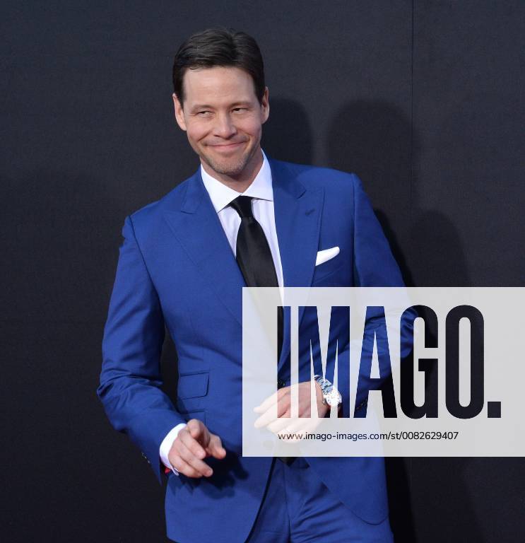 Cast member Ike Barinholtz attends the premiere of the motion picture comedy Blockers at the regency Village Theatre in the Westwood section of Los Angeles on April3, 2018. Storyline: Three parents try to stop their daughters from having sex on Prom night. LAP2018040332 JIMxRUYMEN
