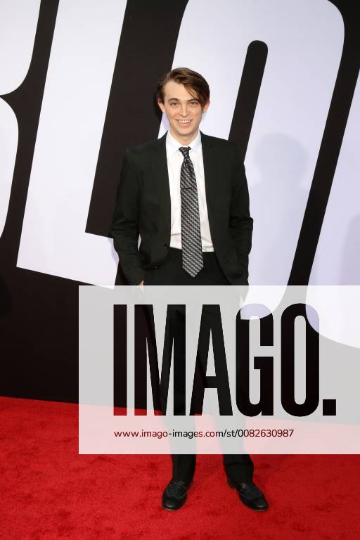 LOS ANGELES - APR 3: Dylan Riley Snyder at the Blockers Premiere at Village Theater on April 3, 2018 in Westwood, CA
