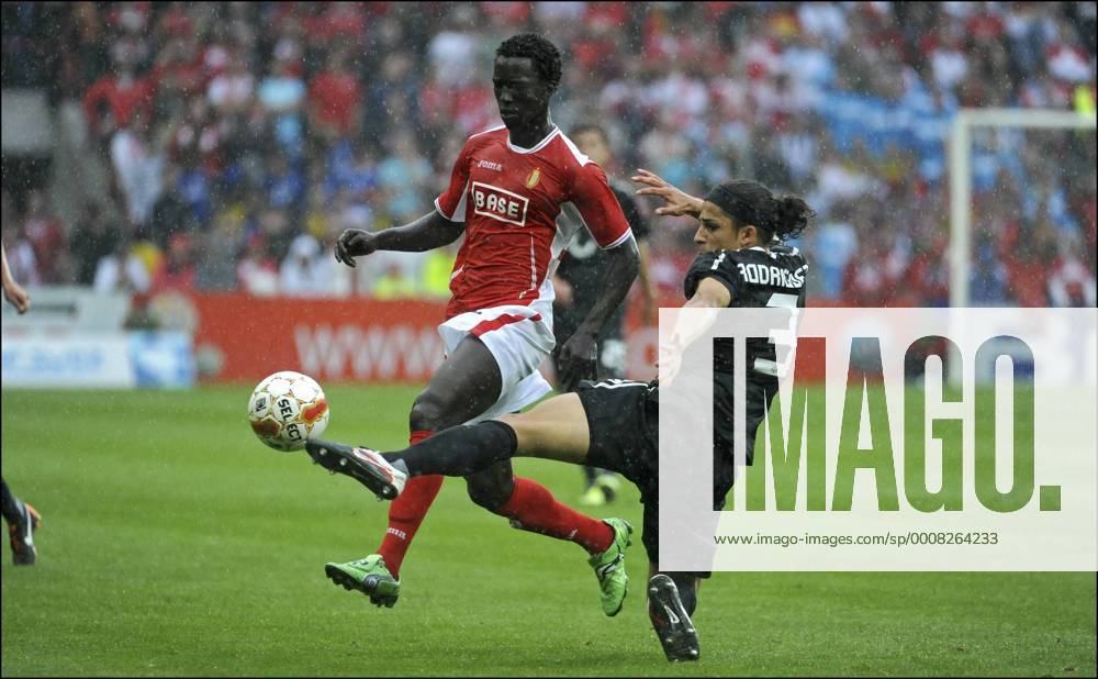 LIEGE 27 07 2011 CHAMPIONS LEAGUE qualification: MBAYE LEYE - STANDARD Lüttich vs FC ZÜRICH - 27 07 2011 PHOTONEWS PANORAMIC