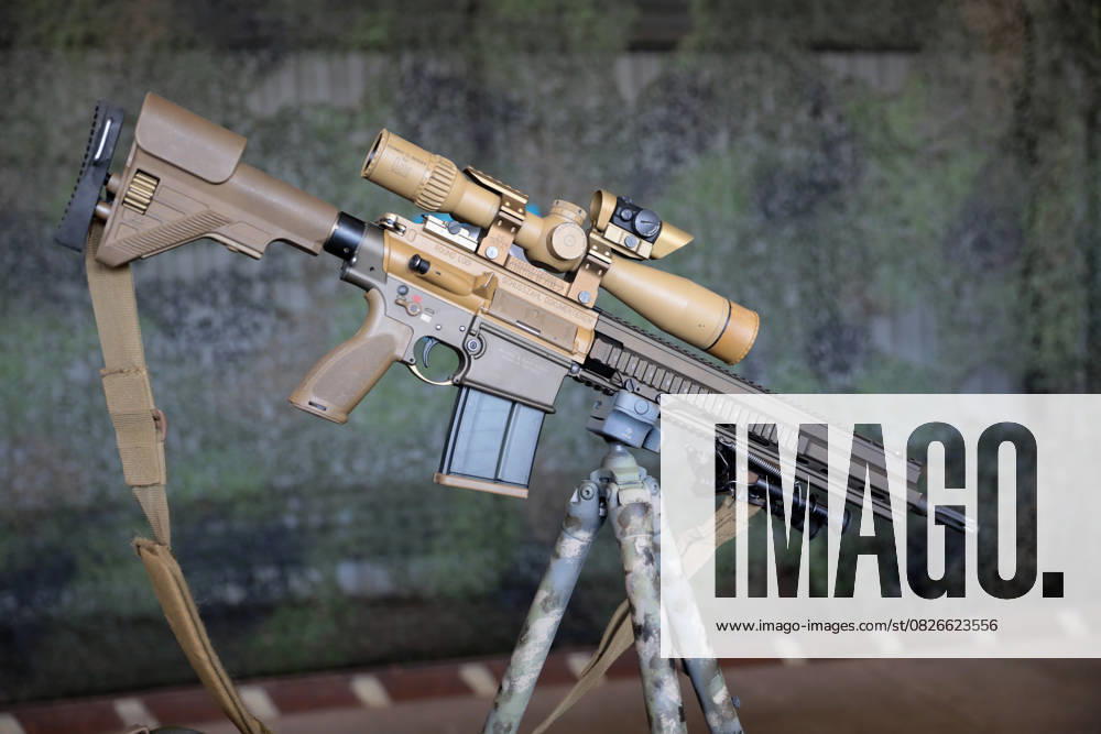 Ein Designated Marksman Rifle (DMR) der Bundeswehr vom Typ Heckler & Koch G28 mit Zielfernrohr. Ein Designated Marksman Rifle (DMR) der Bundeswehr vom Typ Heckler & Koch G28 mit Zielfernrohr. Donaueschingen Baden-Württemberg Deutschland
